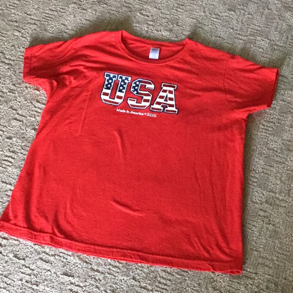 USA red tee